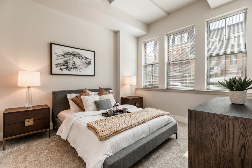 https://www.monroestreetmarket.com/wp-content/uploads/2023/05/Everton_RayCavicchioModel_Bedroom_March2020-1.jpg